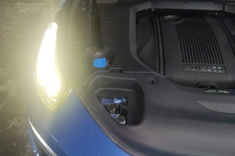 Used Lynk & Co 02 2019 1.5T DCT Two-Wheel Drive Pro Edition China VI Standard Engine Bay Right