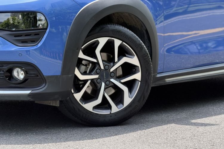 Used Lynk & Co 02 2019 1.5T DCT Two-Wheel Drive Pro Edition China VI Standard Exterior 8