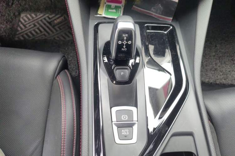 Used Lynk & Co 02 2019 1.5T DCT Two-Wheel Drive Pro Edition China VI Standard Gear Lever