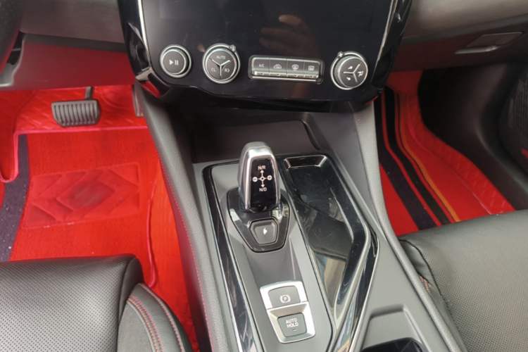 Used Lynk & Co 02 2019 1.5T DCT Two-Wheel Drive Sporty Version China VI Standard Gear Lever