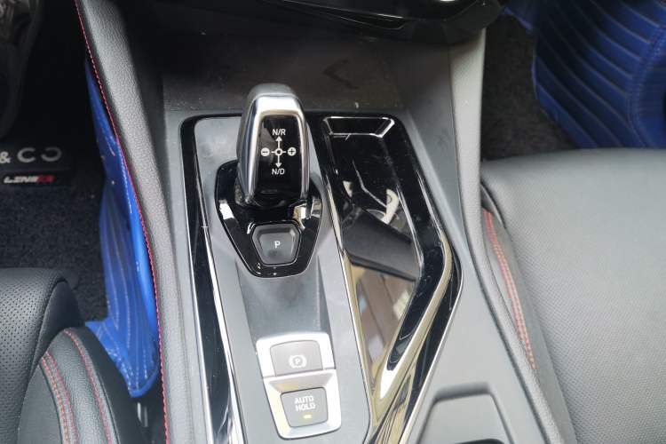 Used Lynk & Co 02 2019 1.5T DCT Two-Wheel Drive Pro Edition China VI Standard Gear Lever
