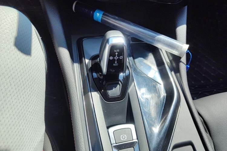 Used Lynk & Co 02 2019 1.5T DCT Two-Wheel Drive Pro Edition China VI Standard Gear Lever
