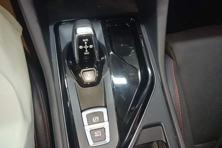 Used Lynk & Co 02 2019 1.5T DCT Two-Wheel Drive Pro Edition China VI Standard Gear Lever