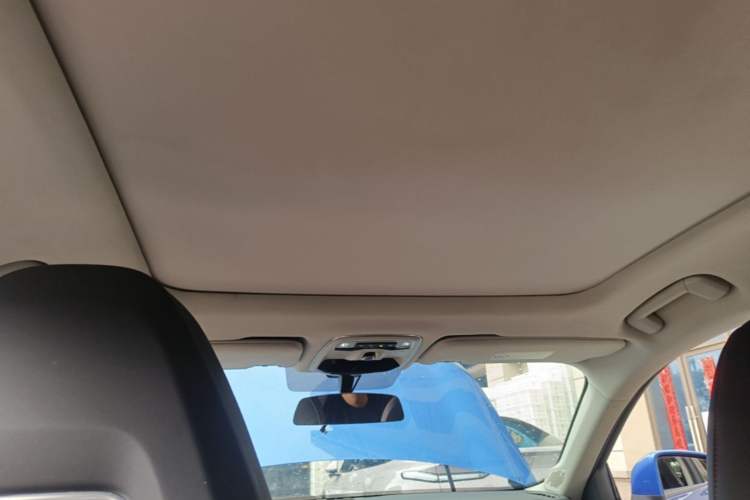 Used Lynk & Co 02 2019 1.5T DCT Two-Wheel Drive Sporty Version China VI Standard Headliner