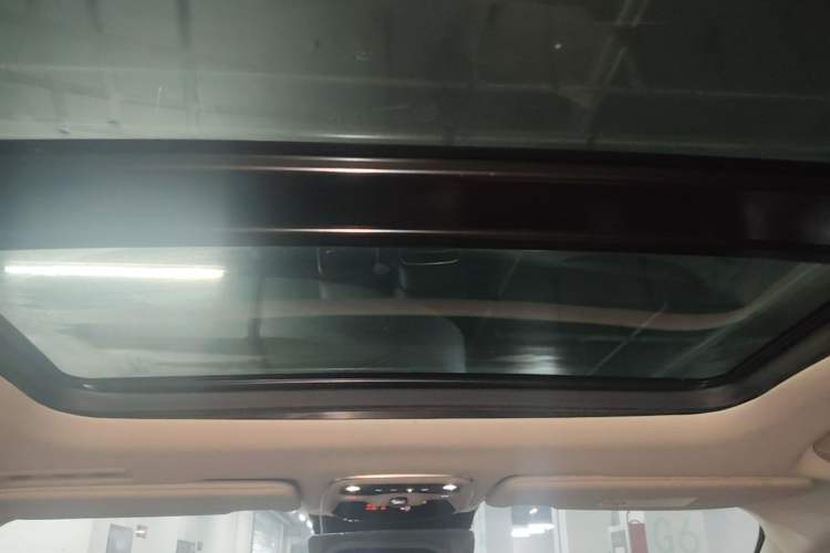 Used Lynk & Co 02 2019 1.5T DCT Two-Wheel Drive Pro Edition China VI Standard Headliner