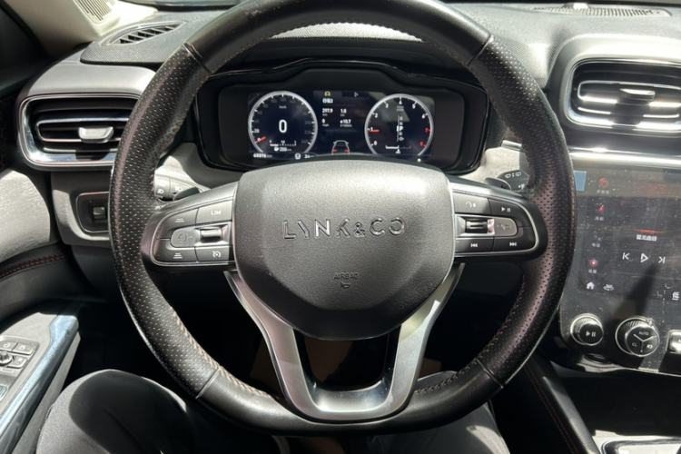 Used Lynk & Co 02 2019 1.5T DCT Two-Wheel Drive Pro Edition China VI Standard Interior 10