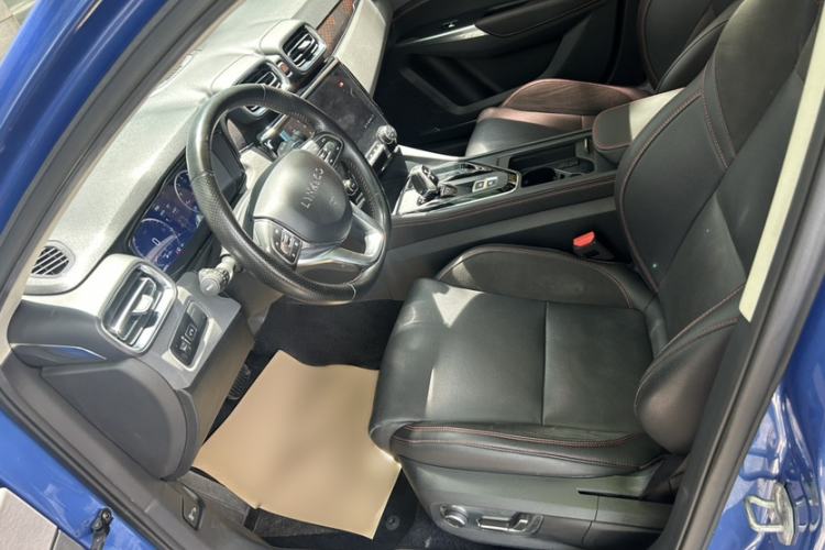 Used Lynk & Co 02 2019 1.5T DCT Two-Wheel Drive Pro Edition China VI Standard Interior 2