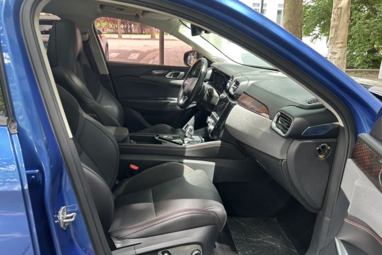 Used Lynk & Co 02 2019 1.5T DCT Two-Wheel Drive Pro Edition China VI Standard Interior 3
