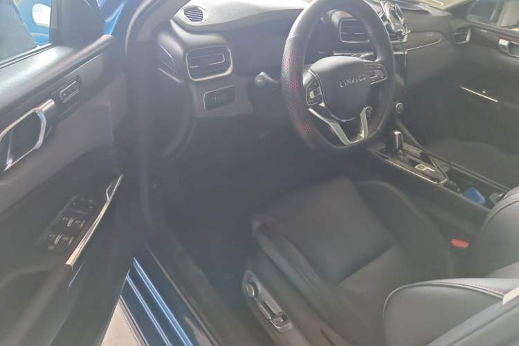 Used Lynk & Co 02 2019 High-Energy Edition 2.0T Automatic Two-Wheel Drive Pro Version China VI Standard Interior 3