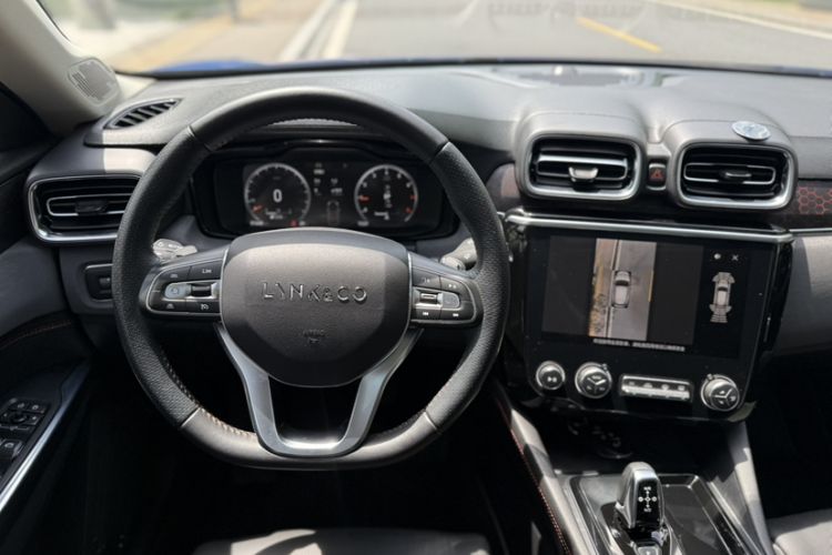 Used Lynk & Co 02 2019 1.5T DCT Two-Wheel Drive Pro Edition China VI Standard Interior 3