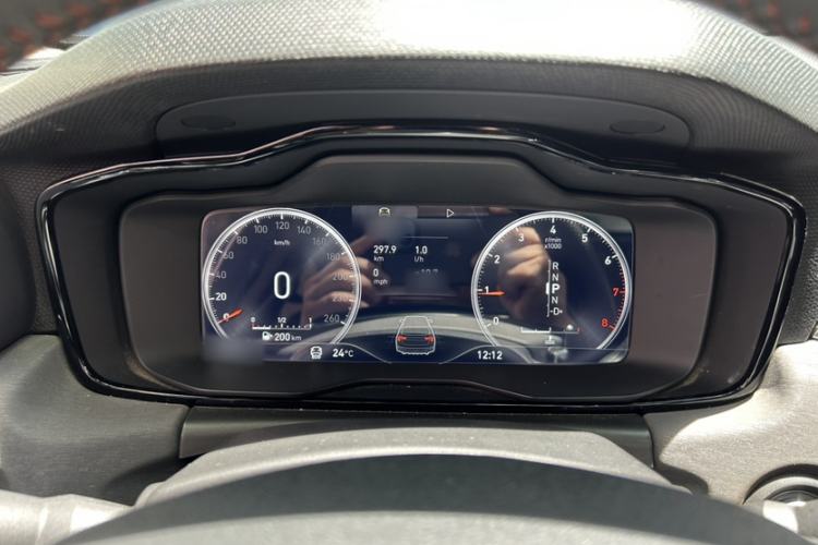 Used Lynk & Co 02 2019 1.5T DCT Two-Wheel Drive Pro Edition China VI Standard Interior 4
