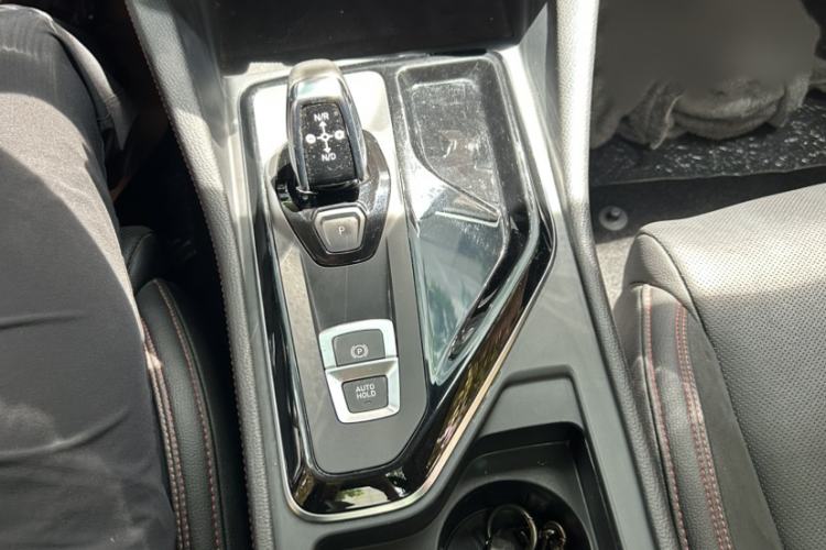 Used Lynk & Co 02 2019 1.5T DCT Two-Wheel Drive Pro Edition China VI Standard Interior 5