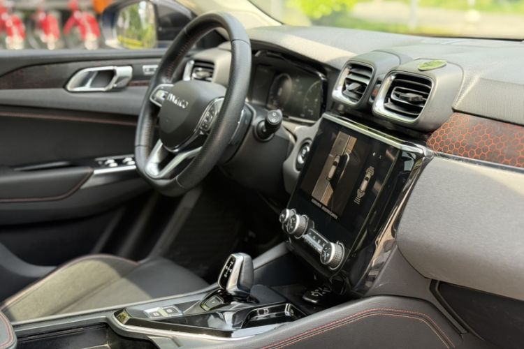 Used Lynk & Co 02 2019 1.5T DCT Two-Wheel Drive Pro Edition China VI Standard Interior 5