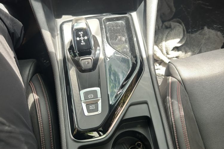 Used Lynk & Co 02 2019 1.5T DCT Two-Wheel Drive Pro Edition China VI Standard Interior 6