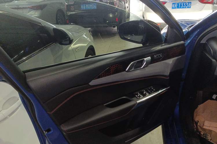 Used Lynk & Co 02 2019 High-Energy Edition 2.0T Automatic Two-Wheel Drive Pro Version China VI Standard Left Front Door Interior