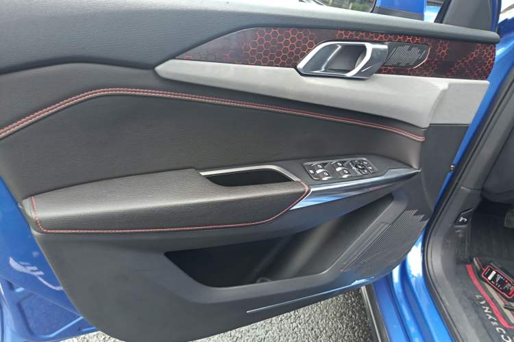 Used Lynk & Co 02 2019 1.5T DCT Two-Wheel Drive Sporty Version China VI Standard Left Front Door Interior