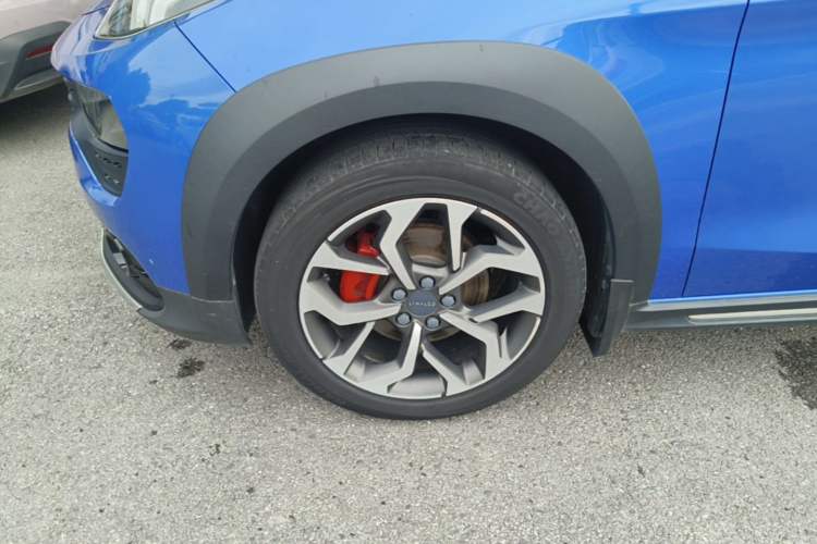Used Lynk & Co 02 2019 1.5T DCT Two-Wheel Drive Sporty Version China VI Standard Left Front Wheel Hub