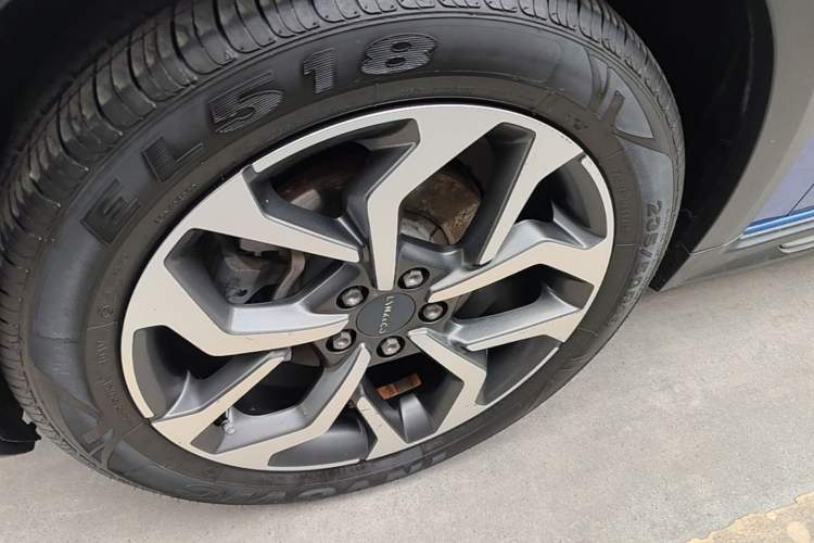 Used Lynk & Co 02 2019 1.5T DCT Two-Wheel Drive Sporty Version China VI Standard Left Front Wheel Hub