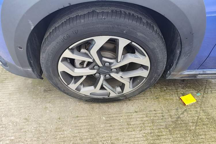 Used Lynk & Co 02 2019 1.5T DCT Two-Wheel Drive Pro Edition China VI Standard Left Front Wheel Hub
