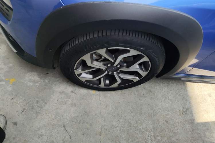 Used Lynk & Co 02 2019 High-Energy Edition 2.0T Automatic Two-Wheel Drive Pro Version China VI Standard Left Front Wheel Hub