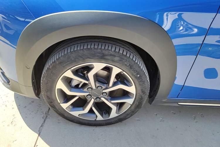 Used Lynk & Co 02 2019 1.5T DCT Two-Wheel Drive Pro Edition China VI Standard Left Front Wheel Hub