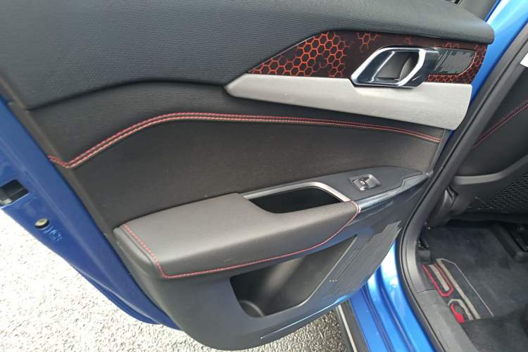 Used Lynk & Co 02 2019 1.5T DCT Two-Wheel Drive Sporty Version China VI Standard Left Rear Door Interior
