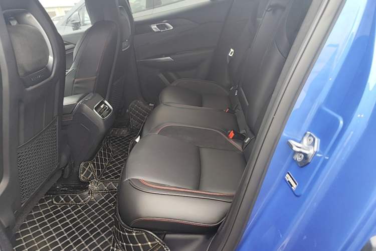 Used Lynk & Co 02 2019 1.5T DCT Two-Wheel Drive Pro Edition China VI Standard Left Rear Seat