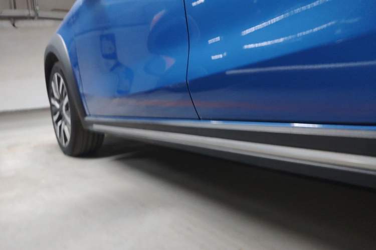 Used Lynk & Co 02 2019 High-Energy Edition 2.0T Automatic Two-Wheel Drive Pro Version China VI Standard Left Side Sill
