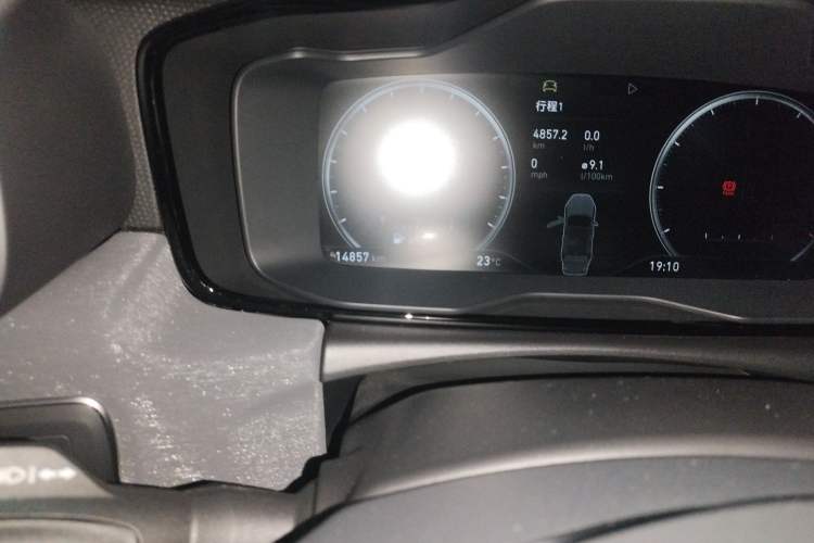Used Lynk & Co 02 2019 High-Energy Edition 2.0T Automatic Two-Wheel Drive Pro Version China VI Standard Odometer Close Up