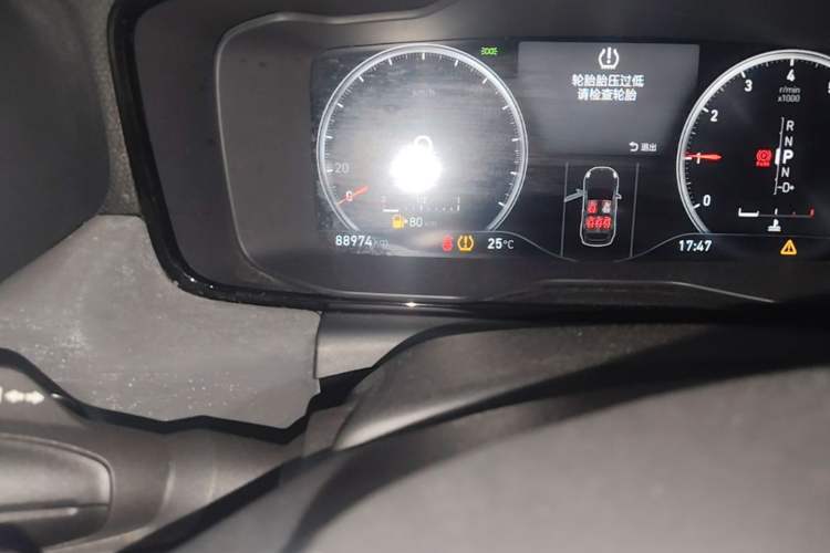 Used Lynk & Co 02 2019 1.5T DCT Two-Wheel Drive Pro Edition China VI Standard Odometer Close Up