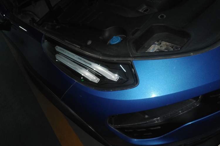 Used Lynk & Co 02 2019 High-Energy Edition 2.0T Automatic Two-Wheel Drive Pro Version China VI Standard Right Front Headlight