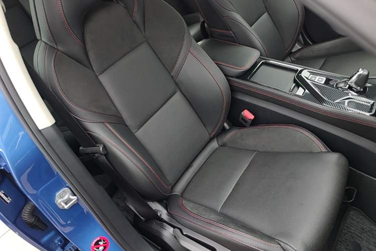 Used Lynk & Co 02 2019 1.5T DCT Two-Wheel Drive Sporty Version China VI Standard Right Front Seat