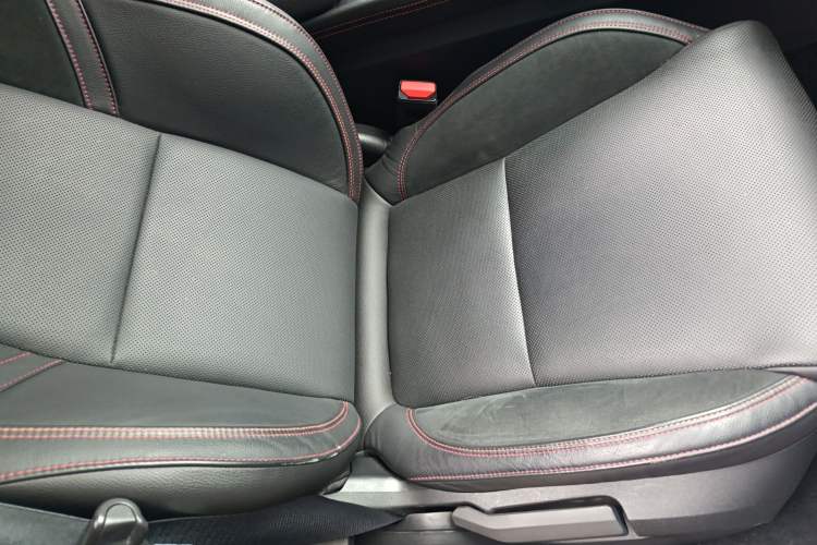 Used Lynk & Co 02 2019 1.5T DCT Two-Wheel Drive Sporty Version China VI Standard Right Front Seat