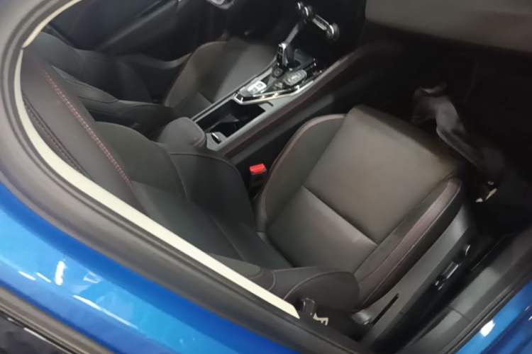 Used Lynk & Co 02 2019 1.5T DCT Two-Wheel Drive Pro Edition China VI Standard Right Front Seat