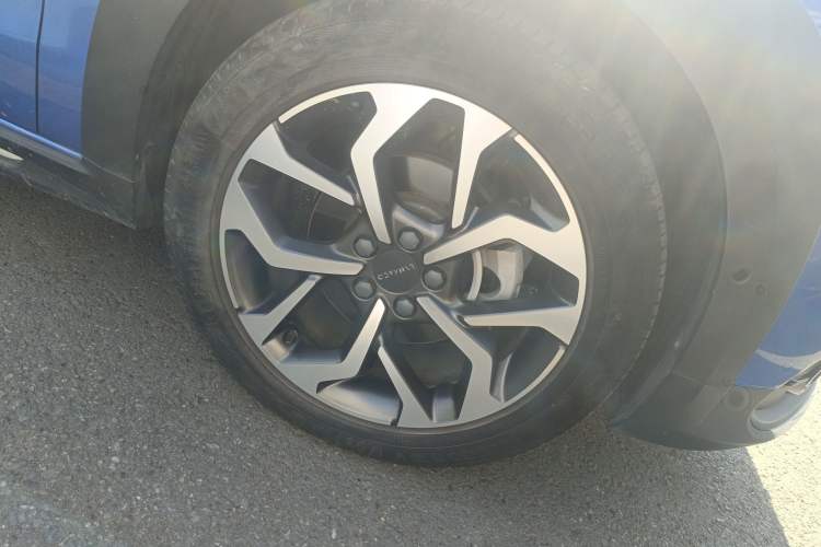 Used Lynk & Co 02 2019 High-Energy Edition 2.0T Automatic Two-Wheel Drive Pro Version China VI Standard Right Front Wheel Hub