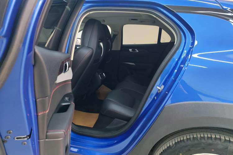Used Lynk & Co 02 2019 1.5T DCT Two-Wheel Drive Pro Edition China VI Standard Right Rear Seat