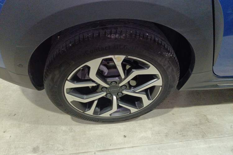 Used Lynk & Co 02 2019 High-Energy Edition 2.0T Automatic Two-Wheel Drive Pro Version China VI Standard Right Rear Wheel Hub