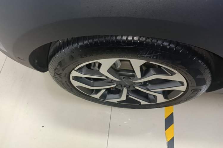 Used Lynk & Co 02 2019 1.5T DCT Two-Wheel Drive Pro Edition China VI Standard Right Rear Wheel Hub
