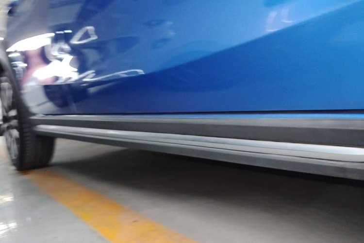 Used Lynk & Co 02 2019 High-Energy Edition 2.0T Automatic Two-Wheel Drive Pro Version China VI Standard Right Side Sill