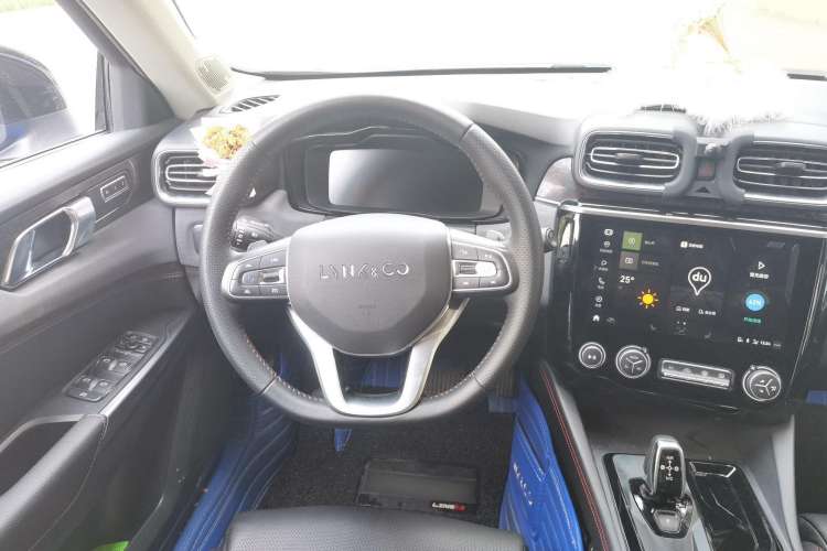 Used Lynk & Co 02 2019 1.5T DCT Two-Wheel Drive Pro Edition China VI Standard Steering Wheel