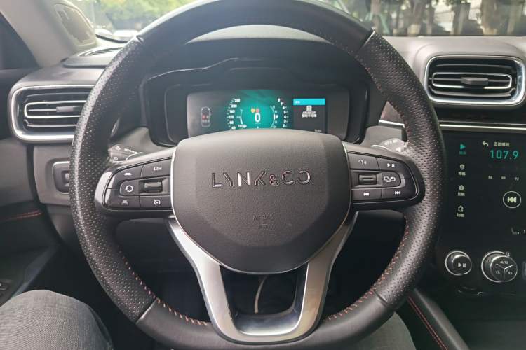 Used Lynk & Co 02 2019 1.5T DCT Two-Wheel Drive Sporty Version China VI Standard Steering Wheel