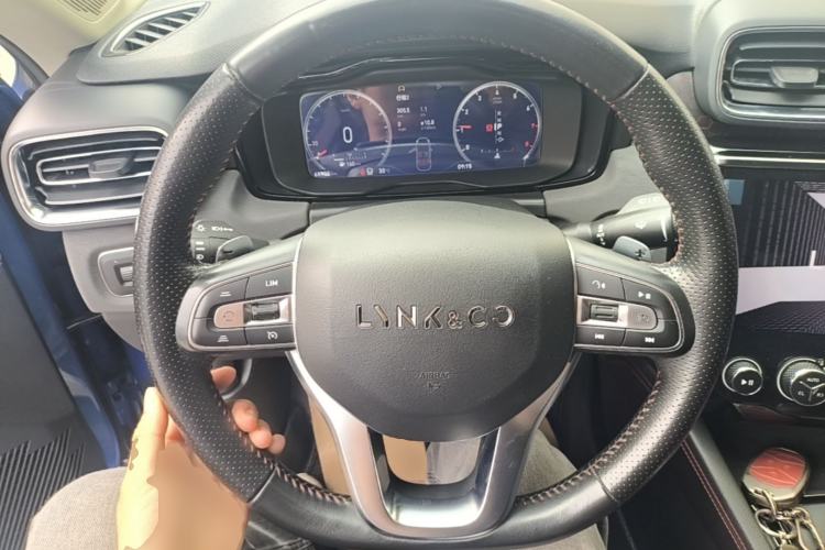 Used Lynk & Co 02 2019 1.5T DCT Two-Wheel Drive Pro Edition China VI Standard Steering Wheel