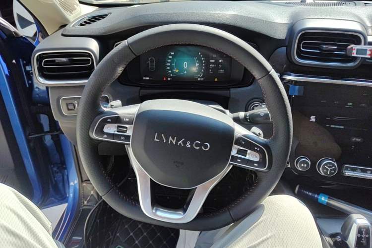 Used Lynk & Co 02 2019 1.5T DCT Two-Wheel Drive Pro Edition China VI Standard Steering Wheel