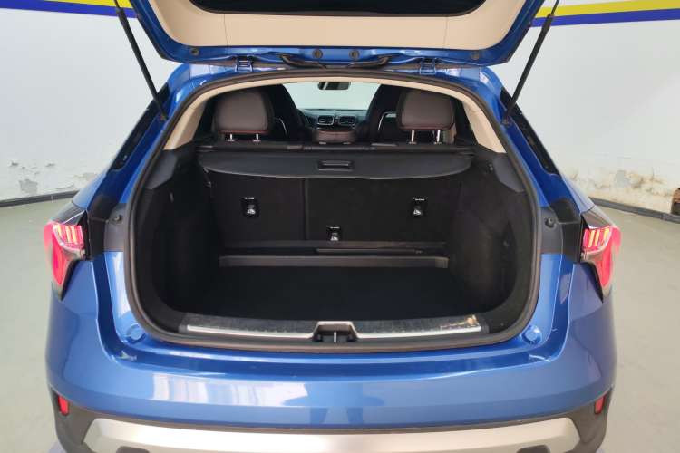 Used Lynk & Co 02 2019 1.5T DCT Two-Wheel Drive Pro Edition China VI Standard Trunk