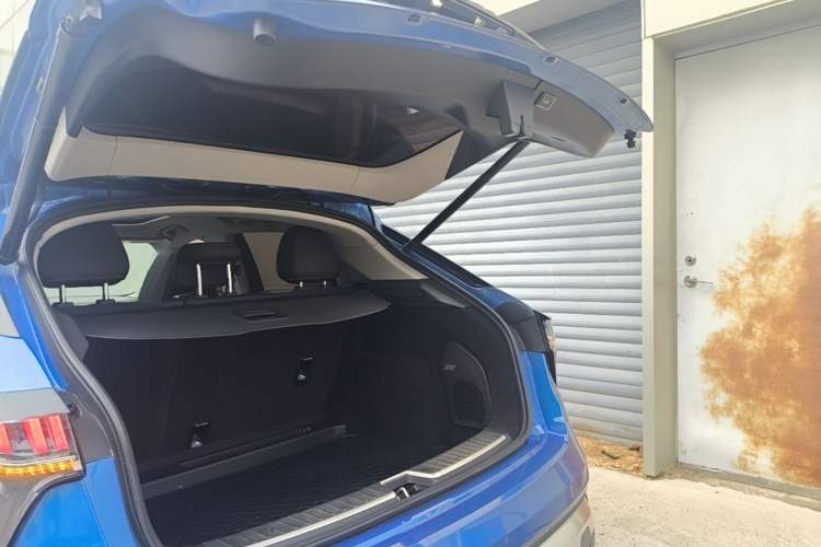 Used Lynk & Co 02 2019 1.5T DCT Two-Wheel Drive Pro Edition China VI Standard Trunk