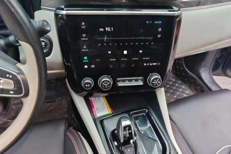 Used Lynk & Co 02 2019 1.5T DCT Two-Wheel Drive Shine Pro Edition China VI Standard Audio And AC Panel