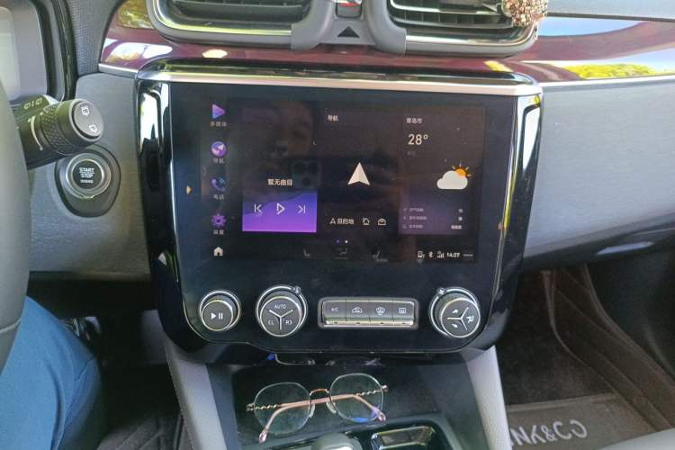 Used Lynk & Co 02 2019 High-Energy Edition 2.0T Automatic Two-Wheel Drive Shine Pro Edition China VI Standard Audio And AC Panel