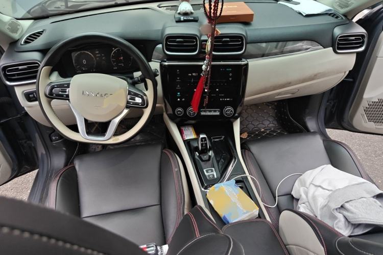 Used Lynk & Co 02 2019 1.5T DCT Two-Wheel Drive Shine Pro Edition China VI Standard Center Console