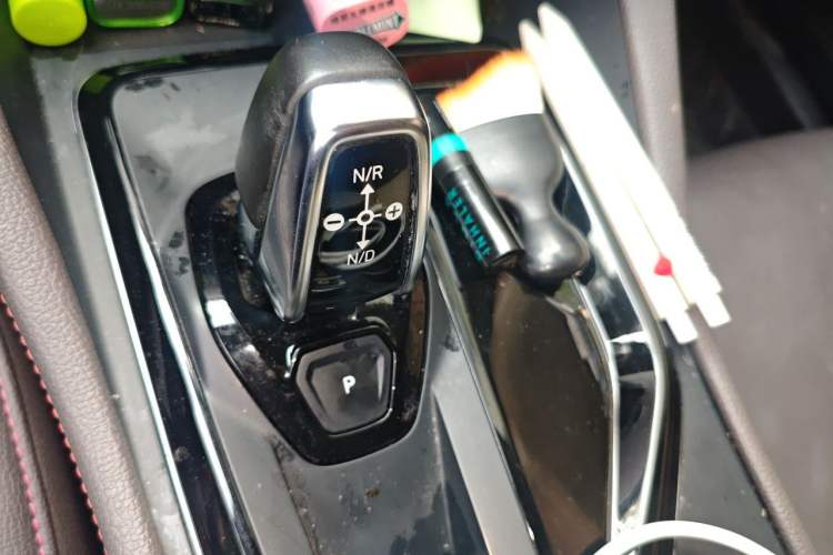 Used Lynk & Co 02 2019 1.5T DCT Two-Wheel Drive Shine Pro Edition China VI Standard Gear Lever