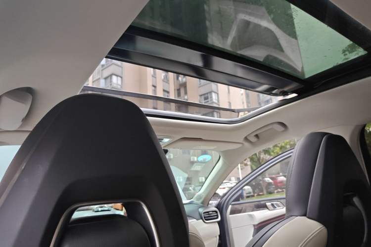 Used Lynk & Co 02 2019 1.5T DCT Two-Wheel Drive Shine Pro Edition China VI Standard Headliner